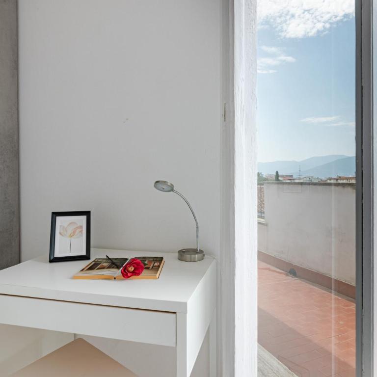 brg sx- Attico terrazza vista panoramica Lungarni Pisani - Appartamento con 3 Camere da Letto e con Vista - 19