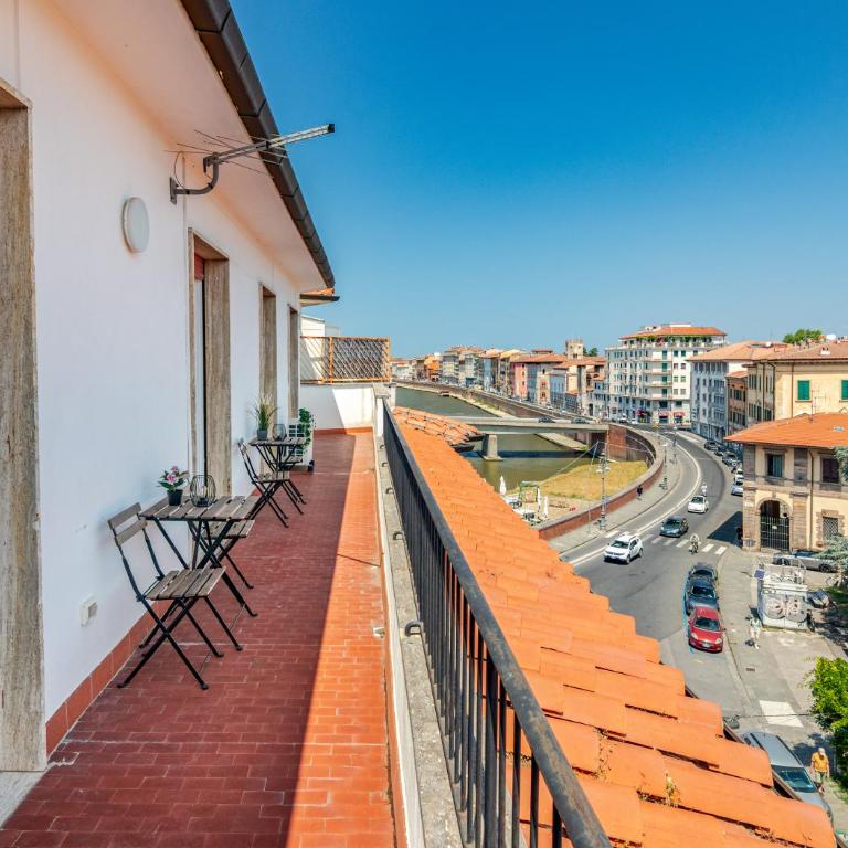 brg sx- Attico terrazza vista panoramica Lungarni Pisani - Appartamento con 3 Camere da Letto e con Vista - 47