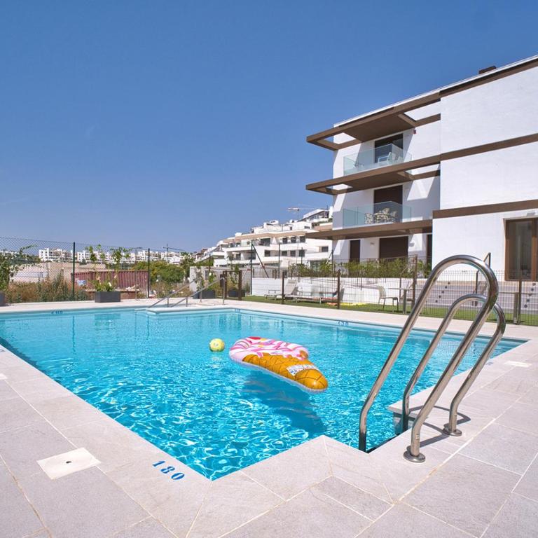 Las Mesas Modern Apartment with Pool in Estepona - Apartamento con vistas al mar - 2