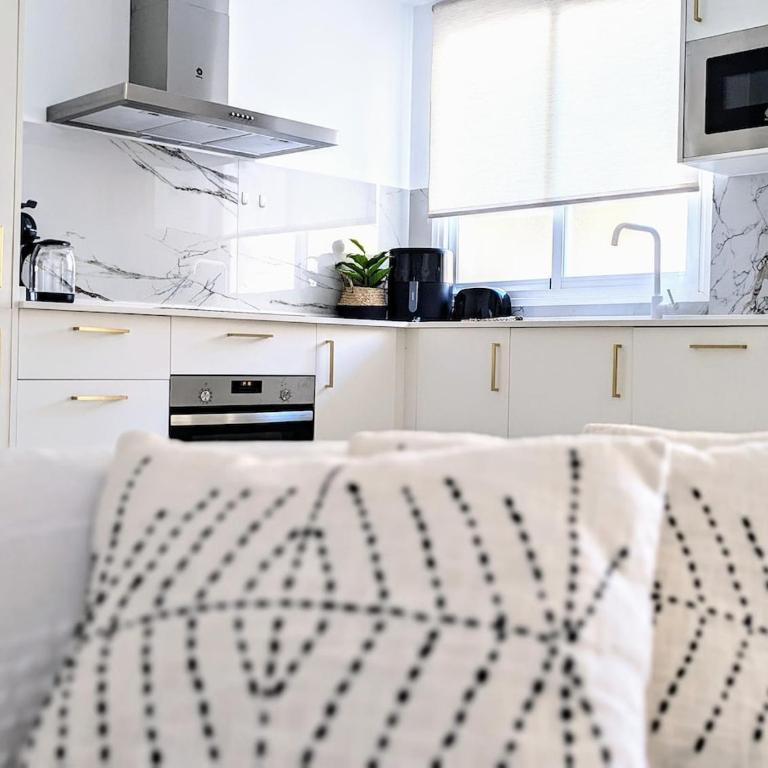 Paraiso Estepona Martinez - Apartamento de 2 dormitorios con balcón y vistas al mar - 5
