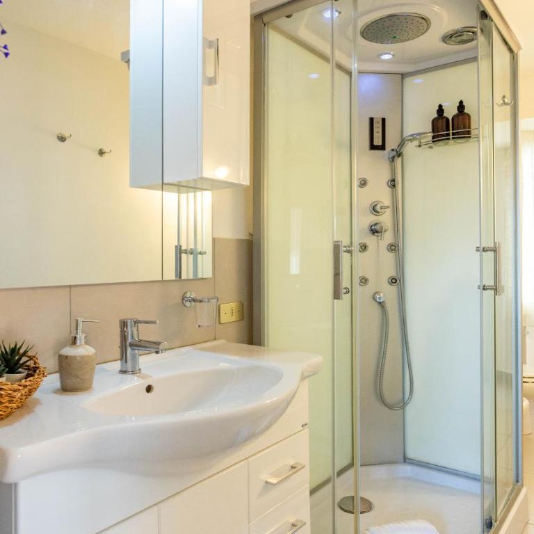 Apartment with 2 Terraces near Teatro Massimo - One-Bedroom Apartment - 9