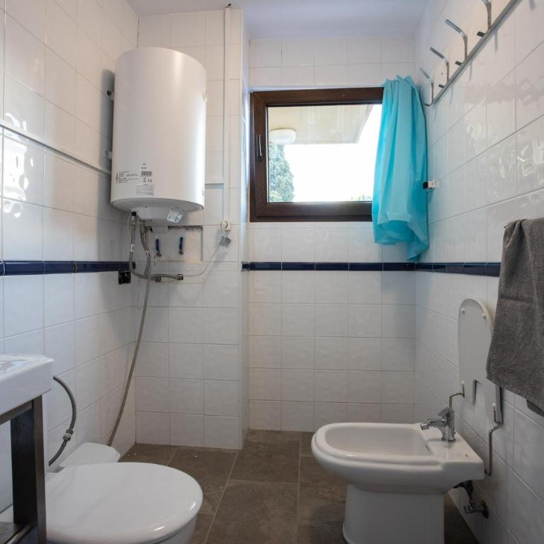 Apartamento en primera línea de playa con piscina - Two-Bedroom Apartment - 16