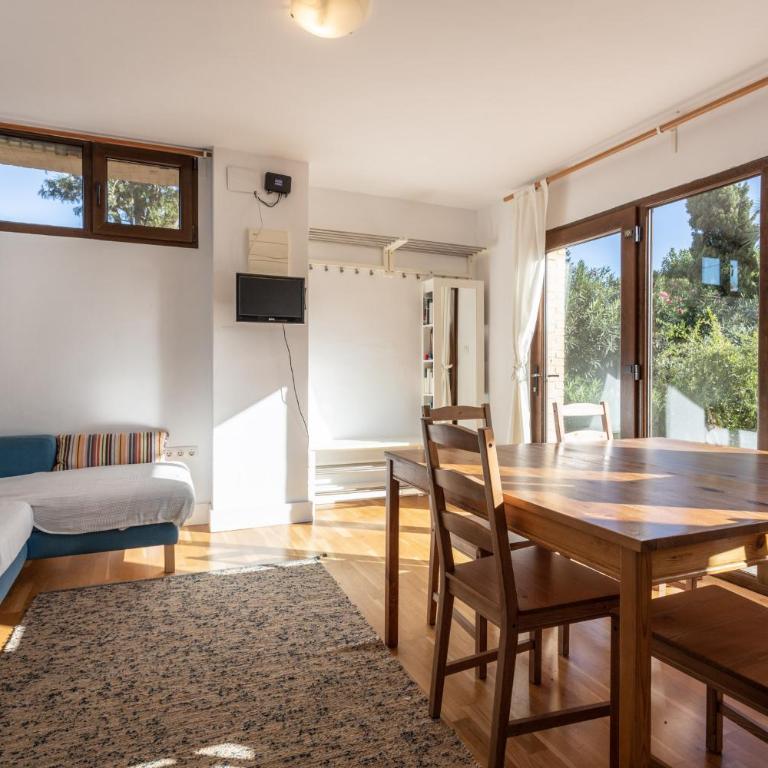 Apartamento en primera línea de playa con piscina - Two-Bedroom Apartment - 36