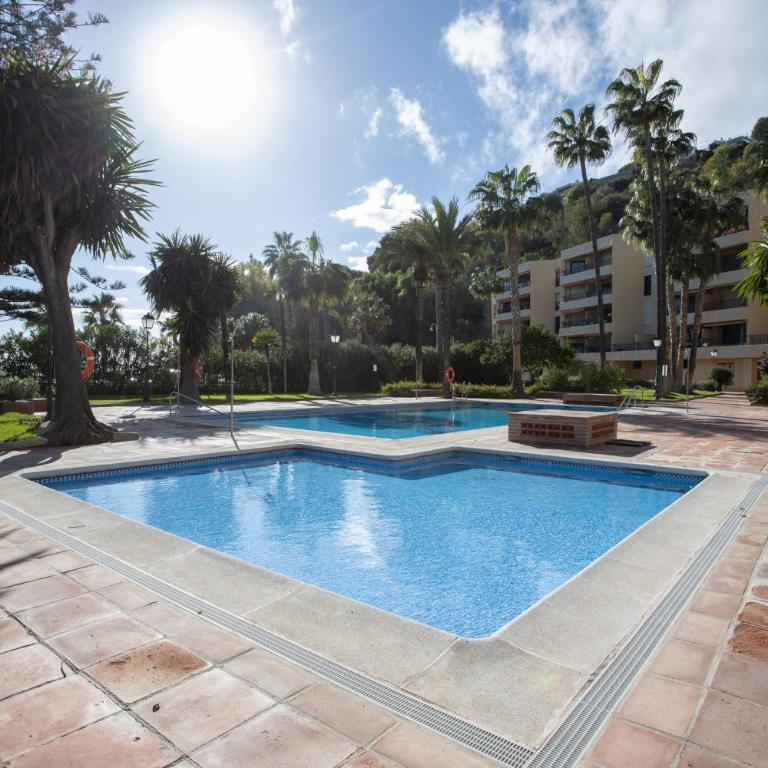 Apartamento en primera línea de playa con piscina - Two-Bedroom Apartment - 44