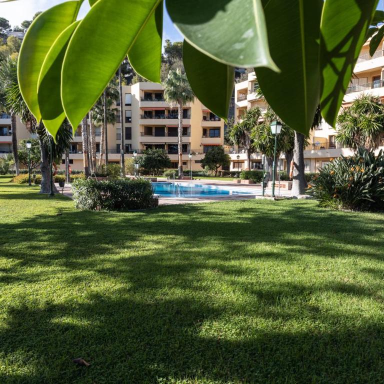 Apartamento en primera línea de playa con piscina - Two-Bedroom Apartment - 47