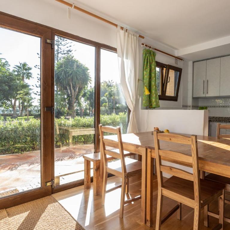 Apartamento en primera línea de playa con piscina - Two-Bedroom Apartment - 59