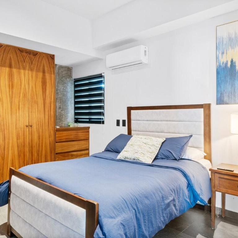 Spectacular Ocean View with Homeoffice Space - Two-Bedroom Apartment - 20