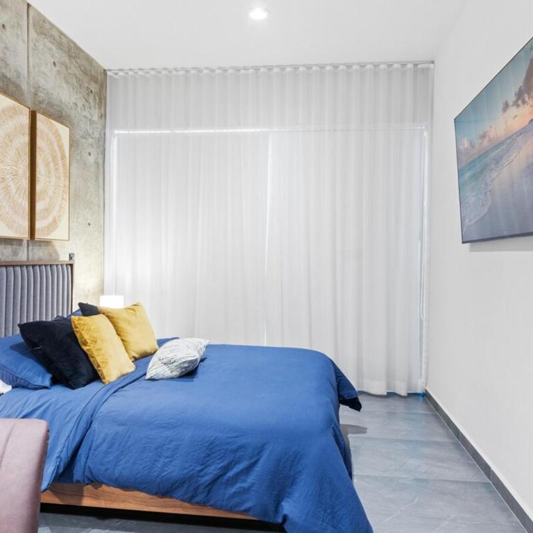 Spectacular Ocean View with Homeoffice Space - Two-Bedroom Apartment - 35