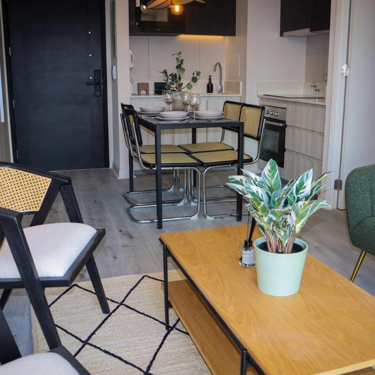 HOM I Piscina I Mall Plaza Egaña I Gym I Wifi I Metro - Apartment - 72