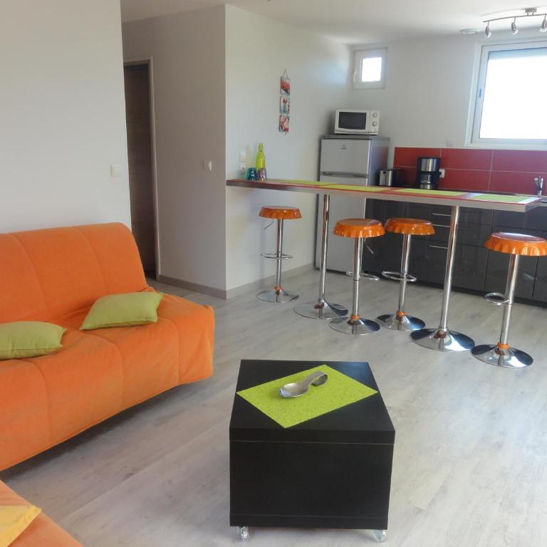 Gîtes Les 3 Cigales - Maison de Vacances 1 Chambre - 12