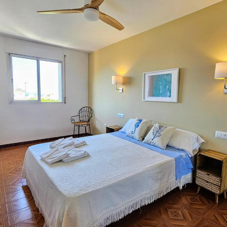 Amplio y luminoso apartamento con terraza a 5 min del mar - Three-Bedroom Apartment with View - 4