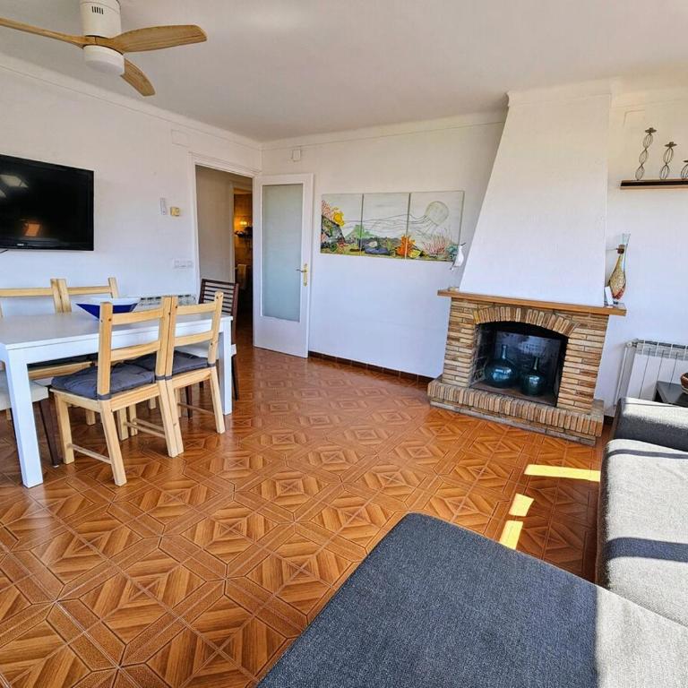Amplio y luminoso apartamento con terraza a 5 min del mar - Three-Bedroom Apartment with View - 5