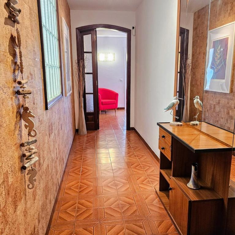 Amplio y luminoso apartamento con terraza a 5 min del mar - Three-Bedroom Apartment with View - 23