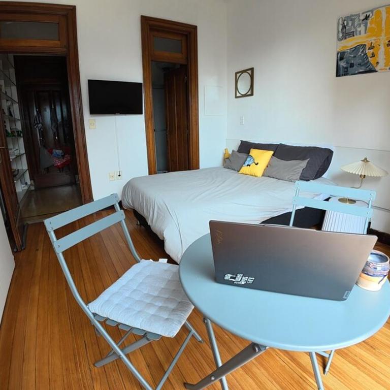 great view of Plaza de Independencia - One-Bedroom Apartment - 14