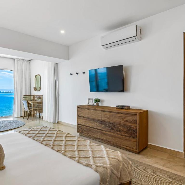 Beachfront Luxury 4BR Penthouse with Incredible Ocean Views - Apartamento - 63