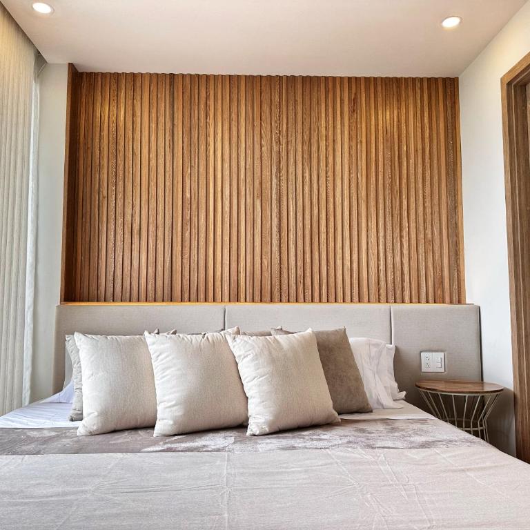 Spectacular Beachfront Apartment - Two-Bedroom Apartment - 4