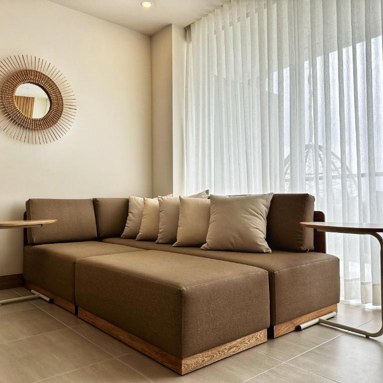 Spectacular Beachfront Apartment - Two-Bedroom Apartment - 16