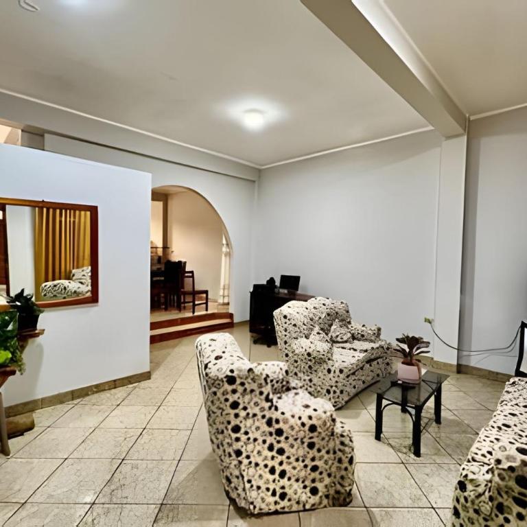 Vive a 5Min del centro 3HAB con A/C Cochera Privad - Villa - 2