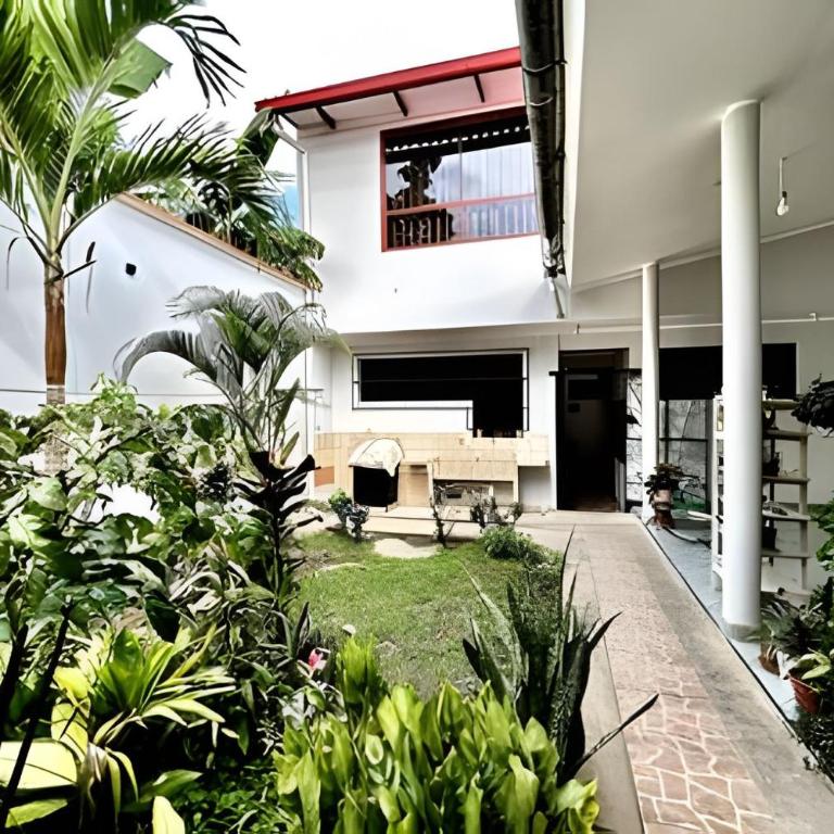 Vive a 5Min del centro 3HAB con A/C Cochera Privad - Villa - 35