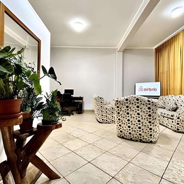 Vive a 5Min del centro 3HAB con A/C Cochera Privad - Villa - 5