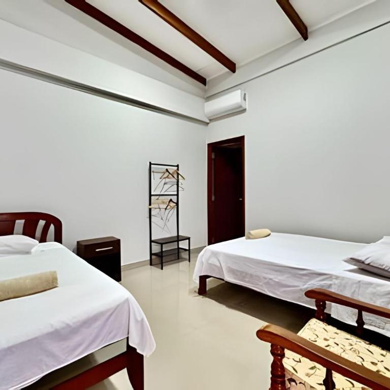 Piscina Privada Casa a 5Min centro 3HAB con A/C - Villa - 25
