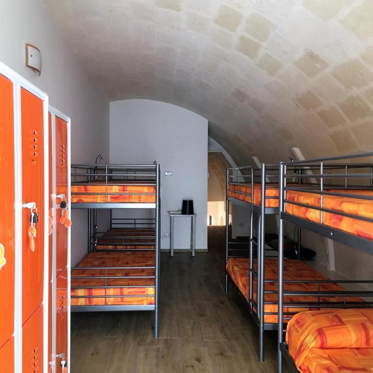 The Rock Hostel - Posto Letto in Dormitorio Femminile con 8 Letti - 2
