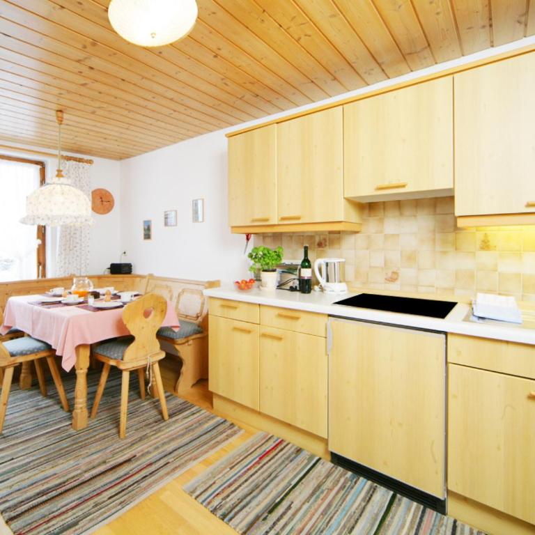 Ferienwohnungen Lind - Großes Apartment mit Bergblick - 7