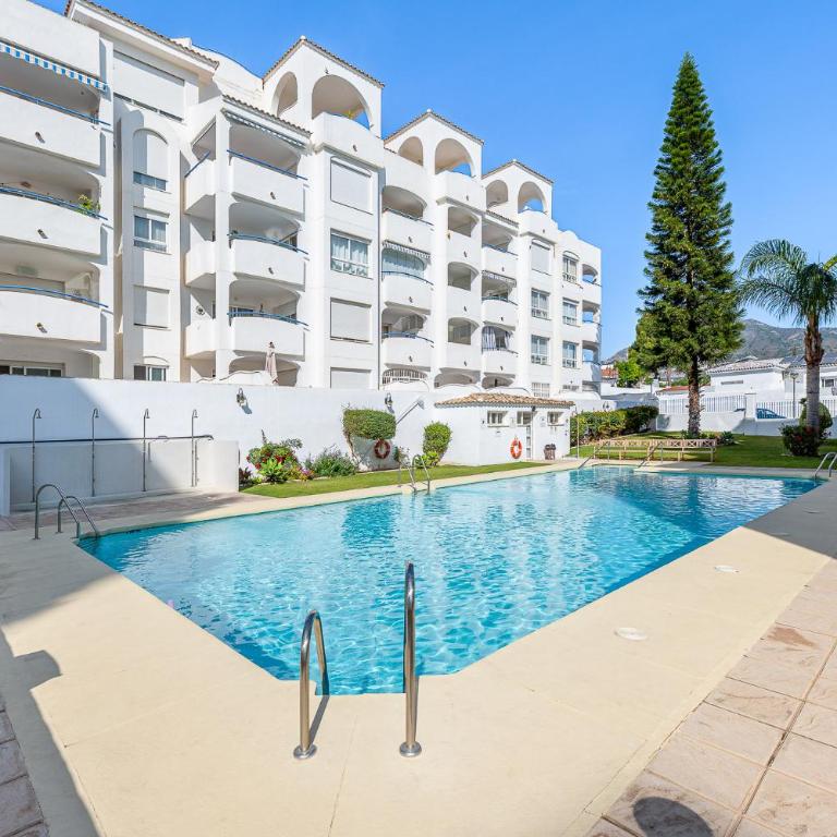 Luminoso ático con vistas al mar y terraza amplia - Two-Bedroom Apartment - 1