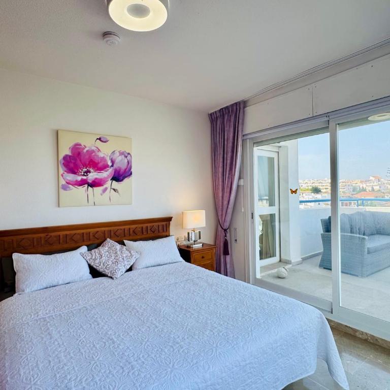 Luminoso ático con vistas al mar y terraza amplia - Two-Bedroom Apartment - 11