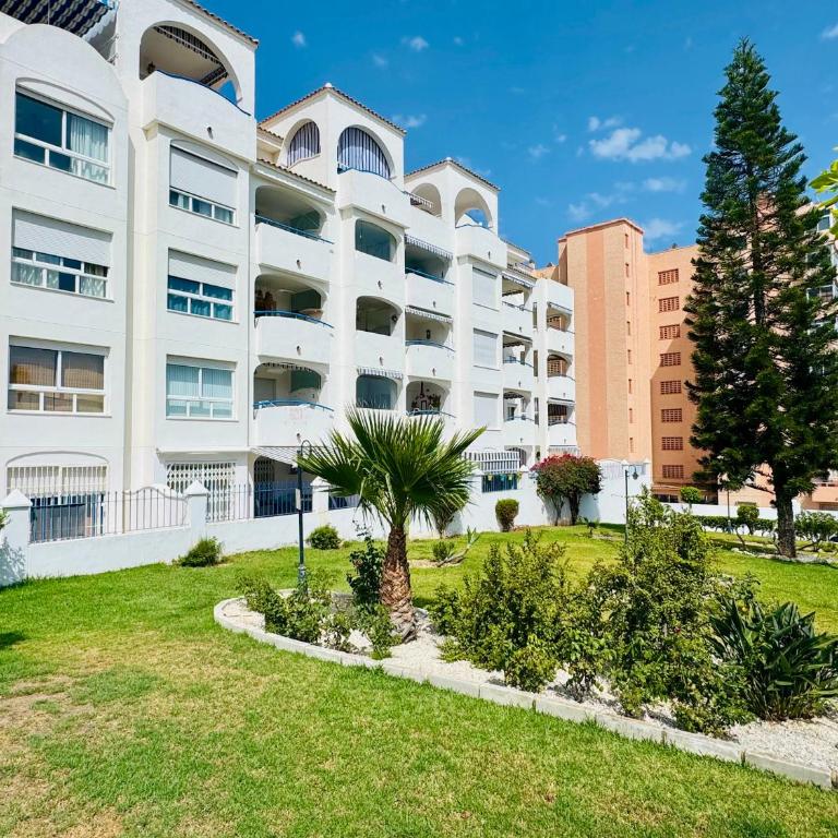 Luminoso ático con vistas al mar y terraza amplia - Two-Bedroom Apartment - 35