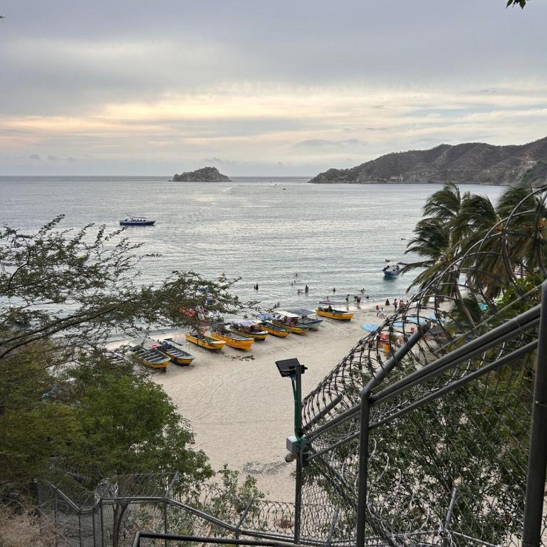 Newly Renovated Oceanfront Duplex In Rodadero - Two-Bedroom Apartment - 33