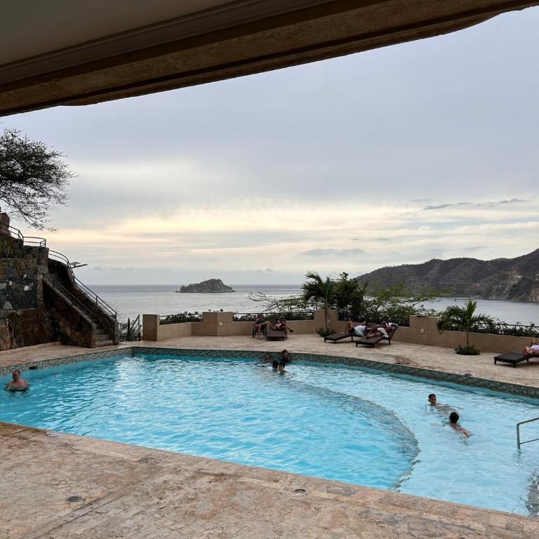 Newly Renovated Oceanfront Duplex In Rodadero - Two-Bedroom Apartment - 27