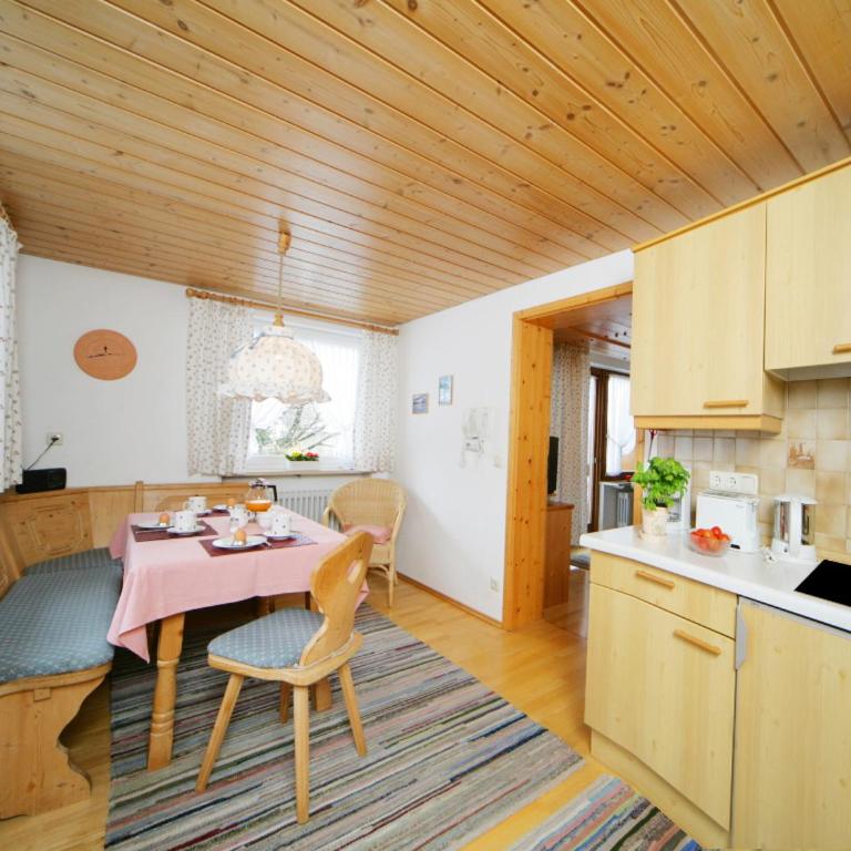 Ferienwohnungen Lind - Apartment mit Blick auf die Berge - 8