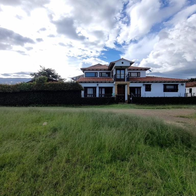 The olive tree - Four-Bedroom House - 1