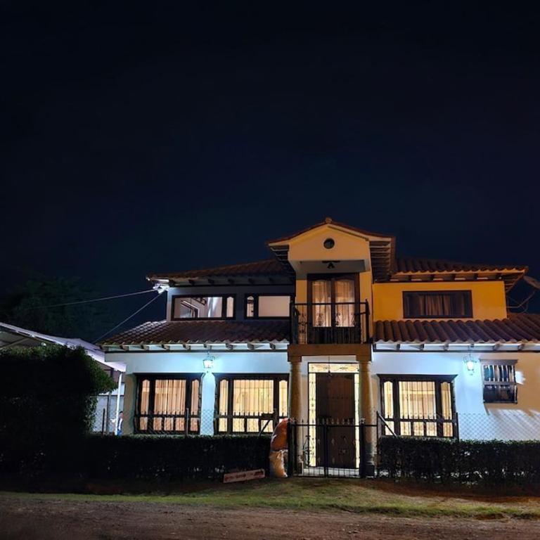 The olive tree - Four-Bedroom House - 4