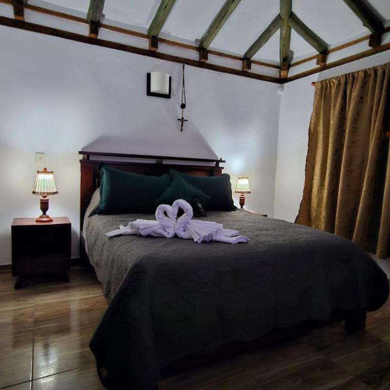 The olive tree - Four-Bedroom House - 5