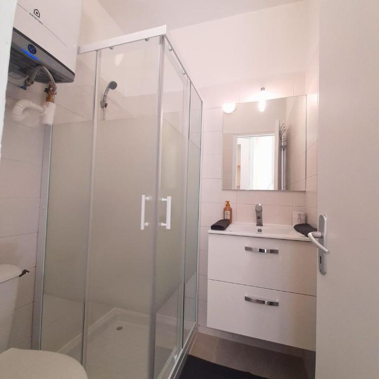 Le Refuge de l'Écusson - T2 centre-ville, WIFI - Apartment mit 1 Schlafzimmer - 4