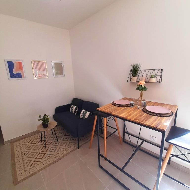 Le Refuge de l'Écusson - T2 centre-ville, WIFI - Apartment mit 1 Schlafzimmer - 6