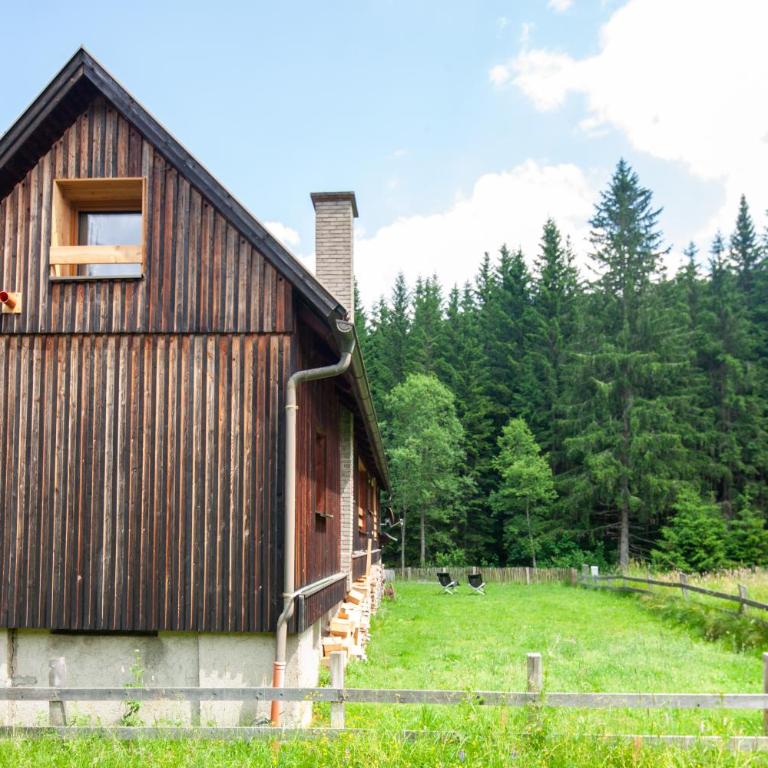 Landhaus Auerling, Chalet am Wald mit Sauna, Kamin & Garten - Chalet mit 3 Schlafzimmern - 33