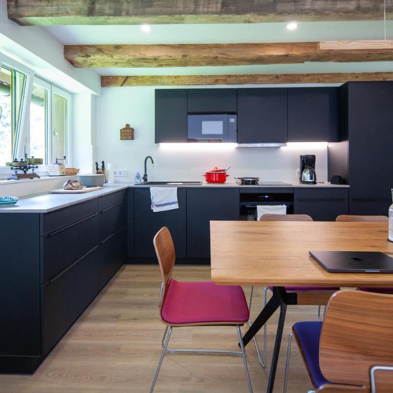 Landhaus Auerling, Chalet am Wald mit Sauna, Kamin & Garten - Chalet mit 3 Schlafzimmern - 25