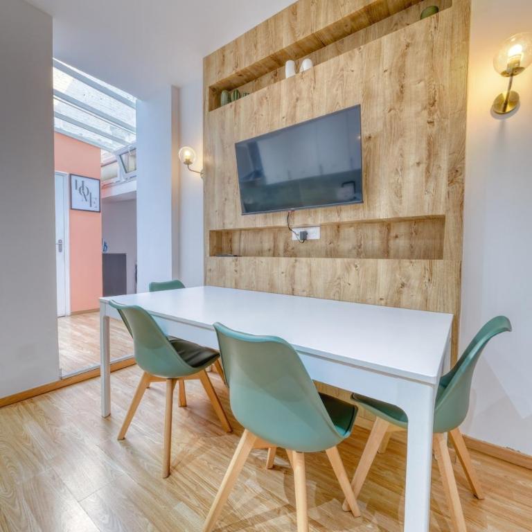 The big Reims house - 8 bedrooms - Apartment - 7