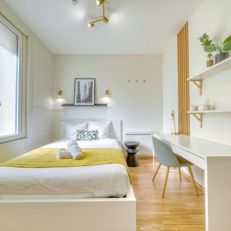 The big Reims house - 8 bedrooms - Apartment - 24