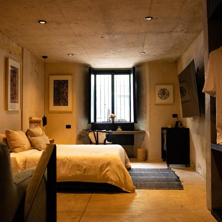Becino - Standard King Room - 1