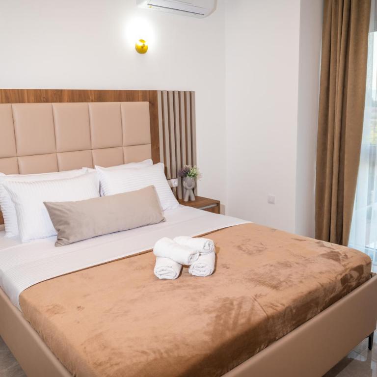 Robi Apartments - Family Two-Bedroom Apartment with View - 10