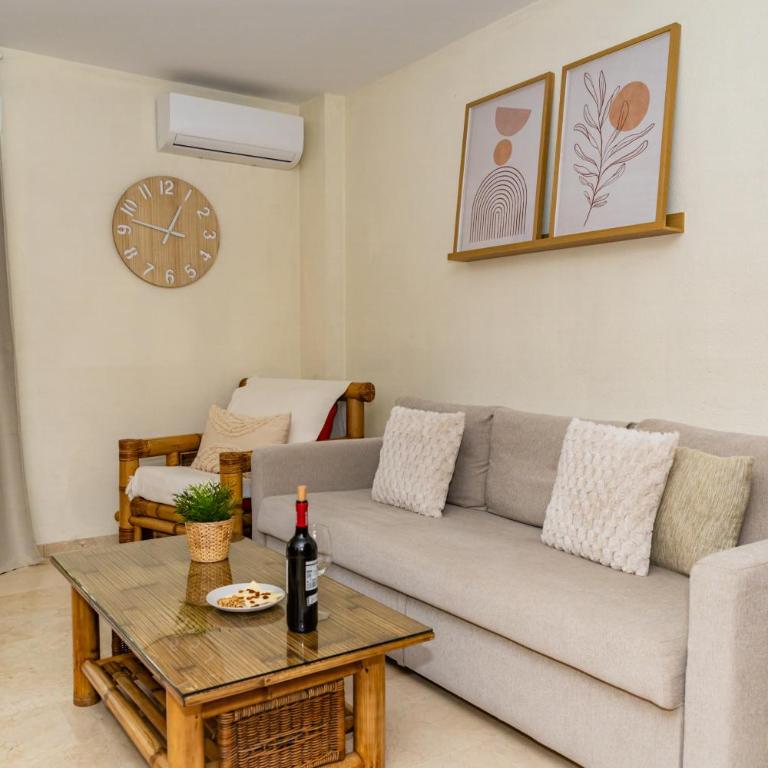 Escapada junto al mar con vistas y piscina - Two-Bedroom Apartment - 5