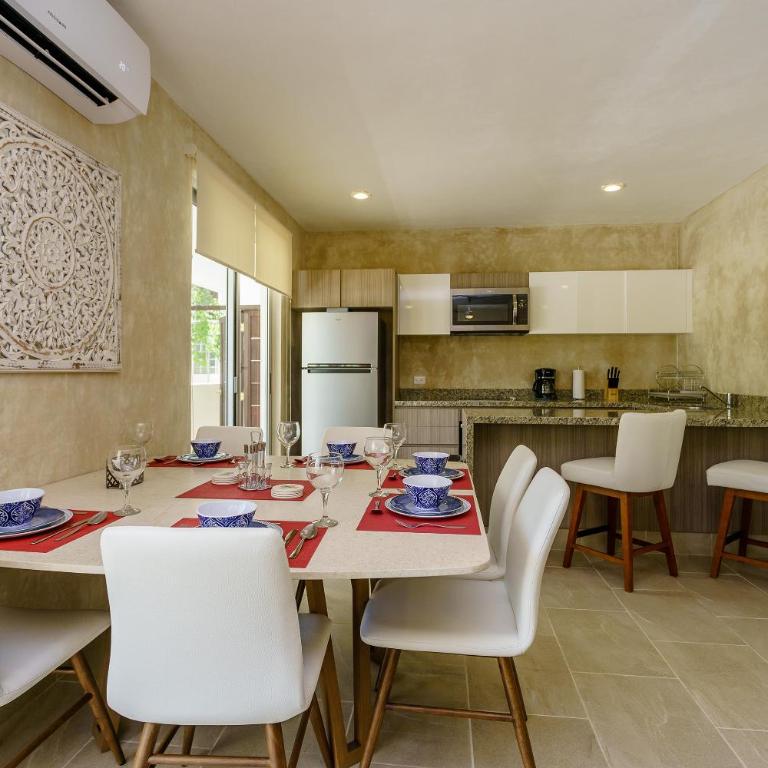 Charming Nature-Inspired Condos with Sultry Surroundings by Stella Rentals - 2BR Terrace & Pool - 4