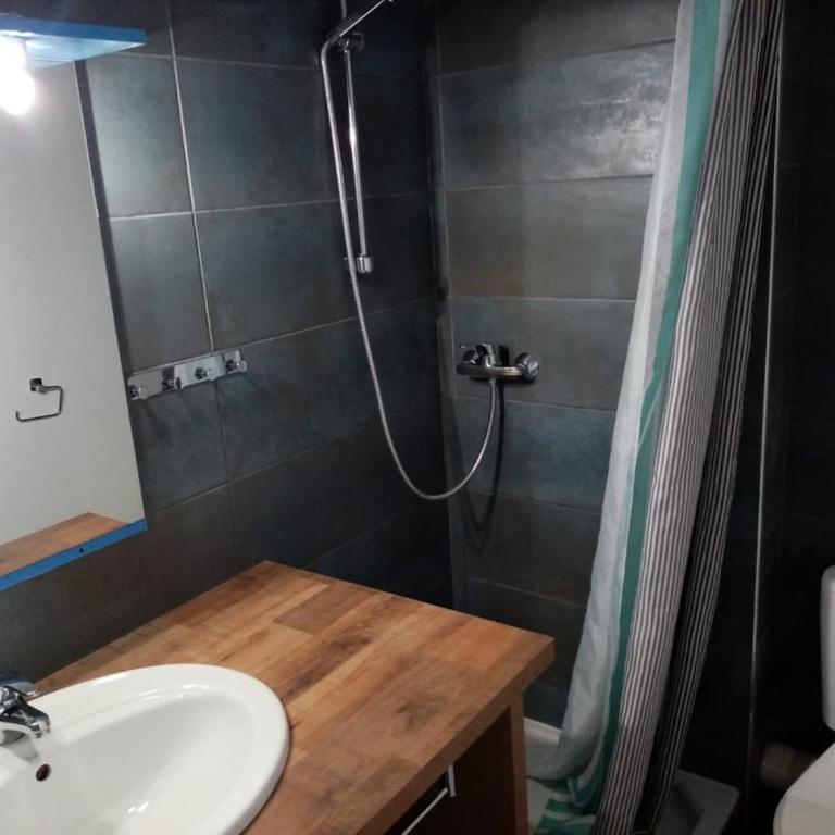 Confortable maison avec terrasse à La Londe dans le Var - Appartement 3 Chambres - 10