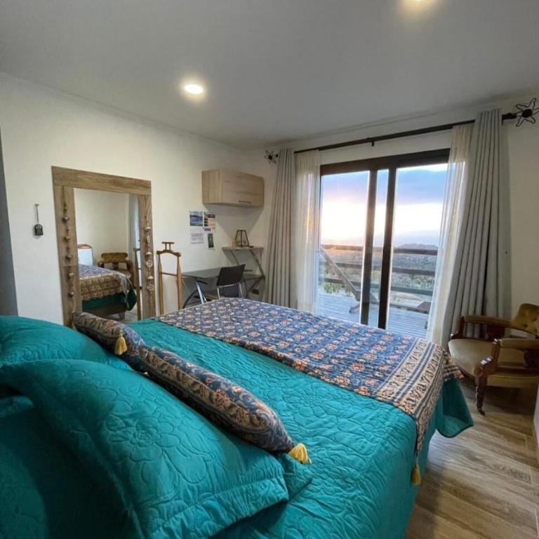 Exclusiva casa con hermosa vista - Three-Bedroom House - 19