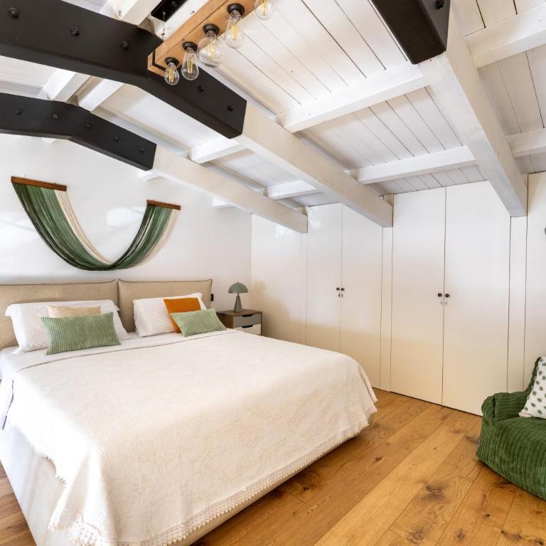 Suede Loft Retreat, Charm, Relax Private Parking - Villa con 1 Camera da Letto - 1