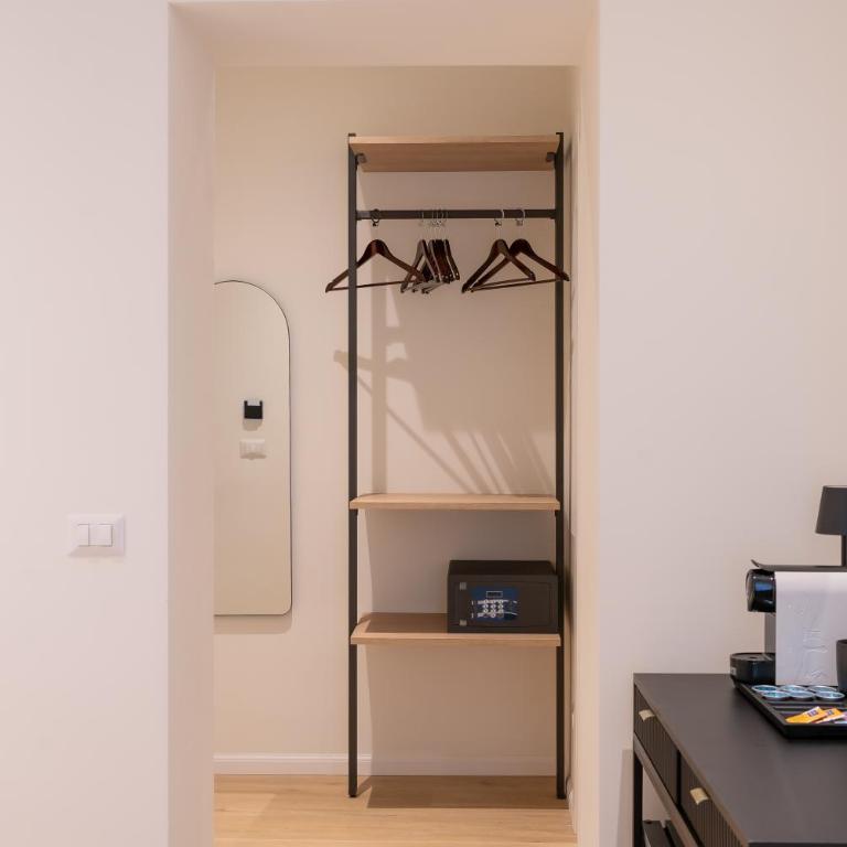 Romart Luxury Rooms - Camera Matrimoniale con Letto Supplementare - 9